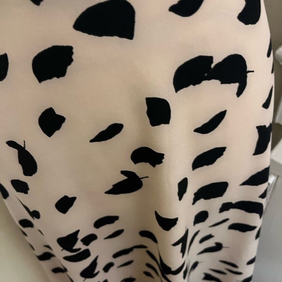 NEW YORK & COMPANY NWT Skirt - Picture 2 of 3